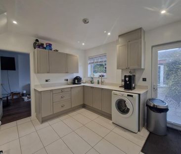 3 bedroom terraced house to rent - Photo 3