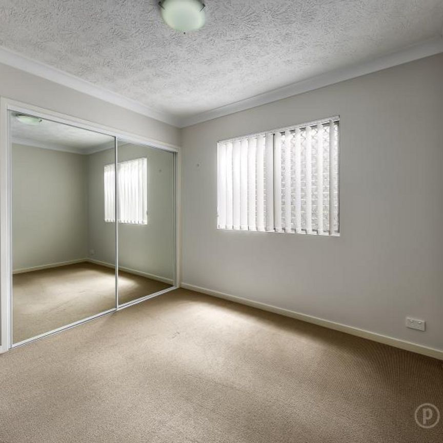 Ground Floor 2 Bedroom Unit - Photo 1