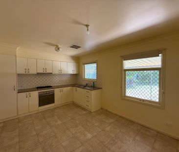 3-Bedroom Family Home in a Convenient, Highly Sought Suburb! - Photo 3
