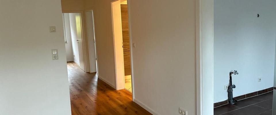 3-Zimmer Erdgeschosswohnung mit Terrasse & Garten in Neuss - Photo 1