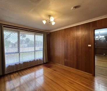 Charming 3-Bedroom Home in Prime Mulgrave Location - Photo 2
