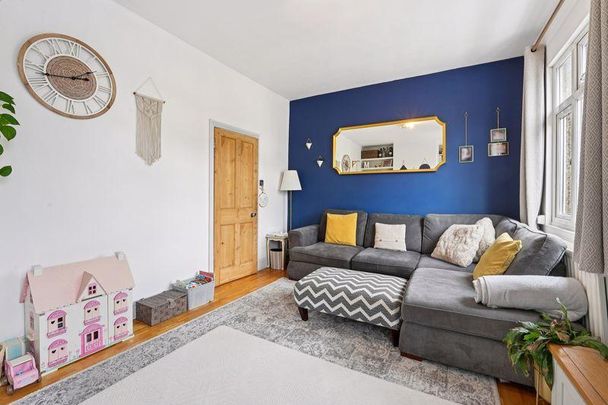 3 bedroom apartment to rent - Photo 1