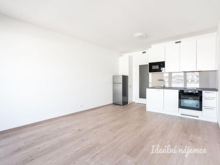 Pronájem bytu 1+kk 32 m2 - Fotografie 2