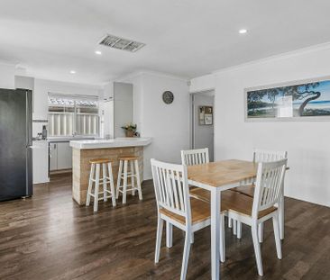 Available Now! Lifestyle, Space & Convenience – Your Next Family Home - Photo 3