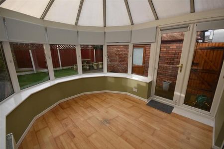 3 bedroom semi-detached house to rent - Photo 3