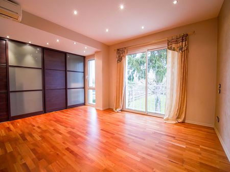 Location Appartement 5 pièces 164m² - Photo 5