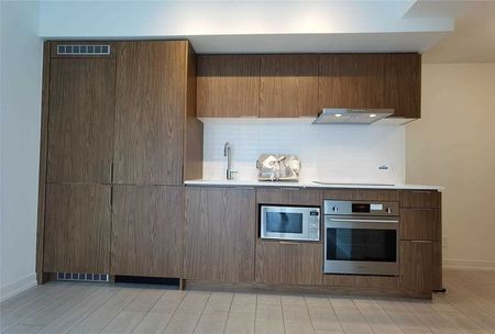 For Lease - 60 Shuter Street Unit# Ph206, Toronto, Ontario - Photo 3