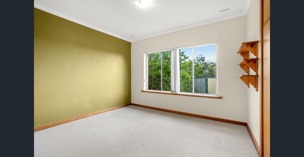 Relaxed Mandurah Living with Great Entertaining Space - Photo 1