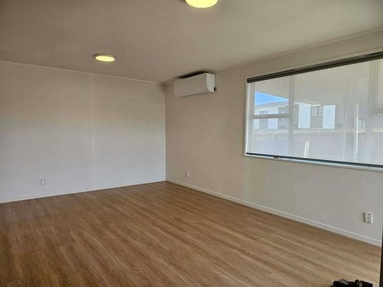 Newly refurbished 4 Bedroom - Photo 1