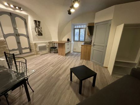 Location Appartement 1 pièce 31m² LA CIOTAT 13600 - Photo 2