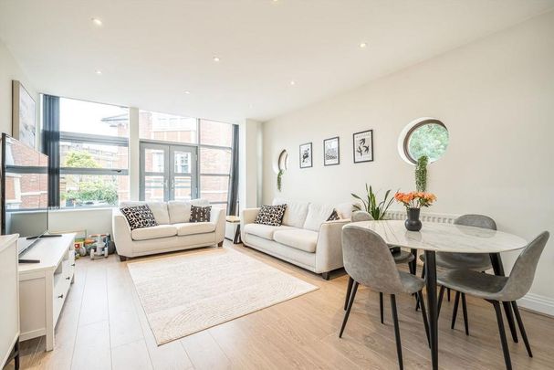 2 bedroom flat to rent - Photo 1