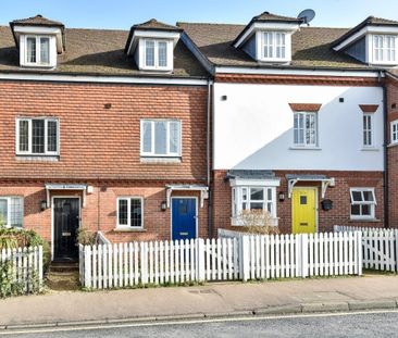 3 bedroom terraced house to rent - Photo 2