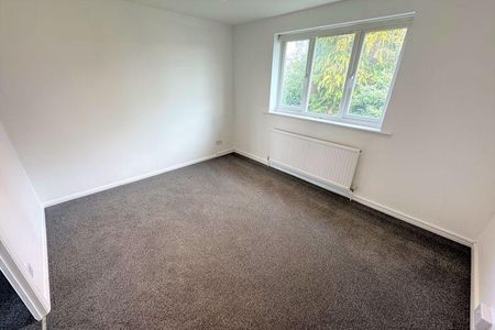 2 bedroom end of terrace house to rent - Photo 2