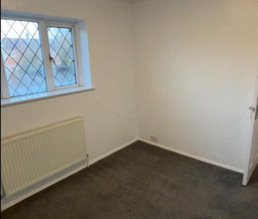 2 bedroom semi-detached house to rent - Photo 3