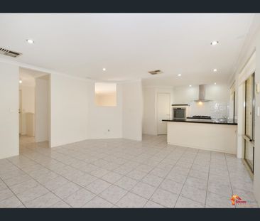 11 Muir Close, Waikiki, WA 6169 - Photo 1