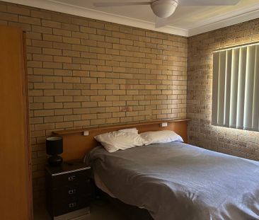 Unit in quiet complex - Fully Furnished - Photo 6