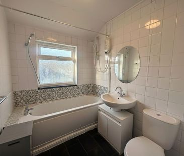 3 bedroom end of terrace house to rent - Photo 5