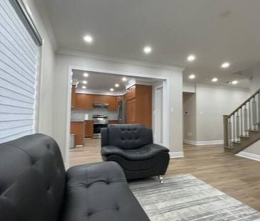 For Lease - 2357 Falkland Crescent, Oakville, Ontario - Photo 5