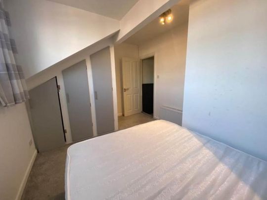 1 bedroom in a house share to rent - Photo 1