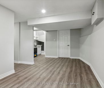 Detached Home For Lease | C8058484 - Photo 4