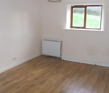 2 bedroom barn conversion to rent - Photo 2