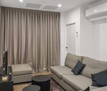 One bed Ramada! - Photo 1