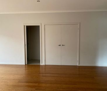 Affordable Townhouse Living in Epping! - Photo 5