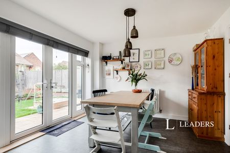 4 bedroom house to rent Corallian Drive, Faringdon, Oxfordshire, SN7 - Photo 2