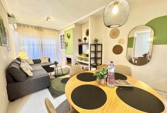 2-BEDROOM APARTMENT WITH TERRACE AND POOL, 400 METRES FROM THE BEACH IN TORREVIEJA