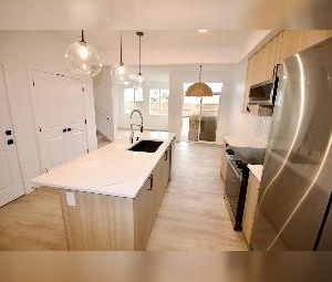 Mattson 3 Bed 2.5 Bath Dbl Garage Upper Edmonton - Photo 5