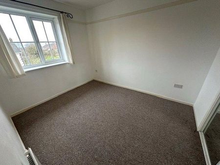 3 bedroom end of terrace house to rent - Photo 2