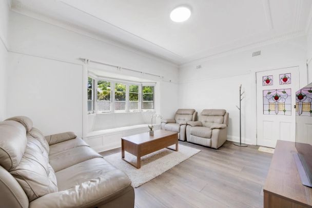 55 Burlington Street, Crows Nest. - Photo 1