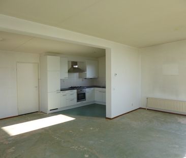 Te huur: P.j. Noel Bakerstraat 104 - Photo 1