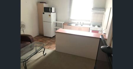 COSY, COMPACT & CONVENIENT FURNISHED ONE BEDROOM APARTMENT - Photo 2