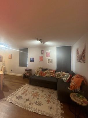 1 Bed Flat, Lansdowne Way, SW8 - Photo 1