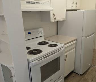 Renovated1 bedroom apartment in Kerrisdale - Photo 2