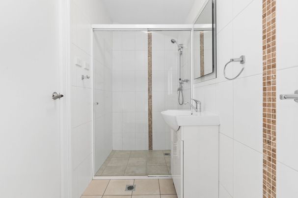 Great lifestyle location moments to everything - Photo 1