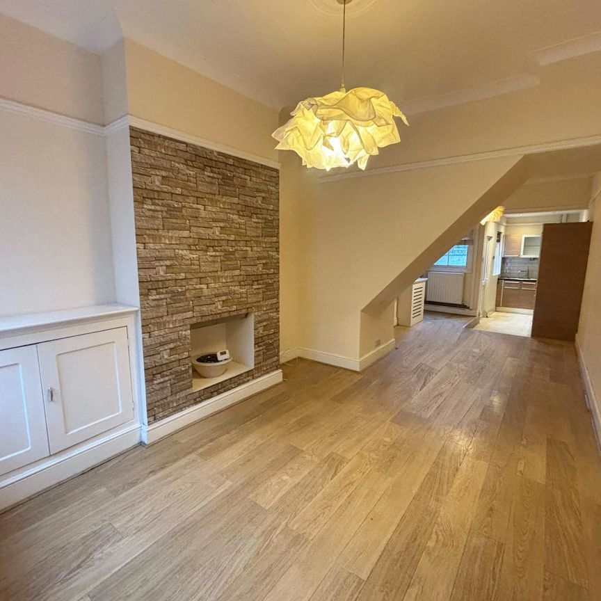 Terraced House to rent on - Photo 1