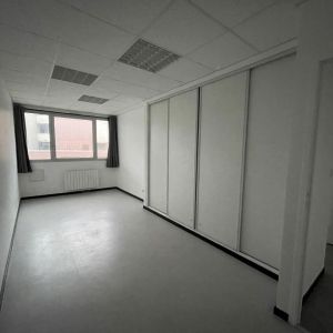 Location Appartement à ST JEAN DE BOURNAY - Photo 2