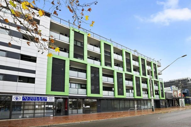 Luxury, Convenience and Contemporary Flair - Photo 1