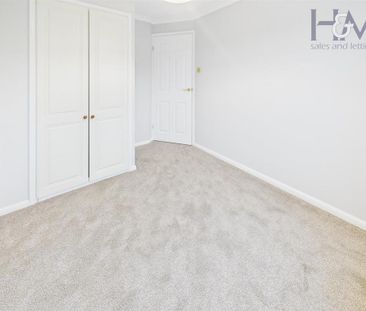 4 bedroom end of terrace house to rent - Photo 5