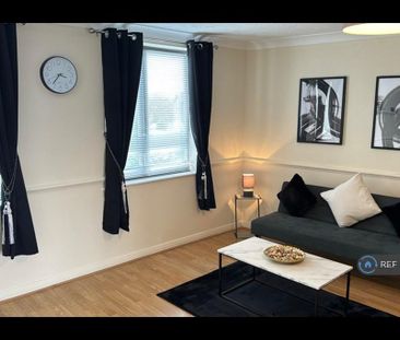 4 bedroom flat to rent - Photo 1
