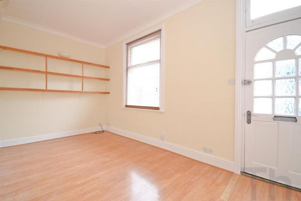 2 bedroom end of terrace house to rent - Photo 1