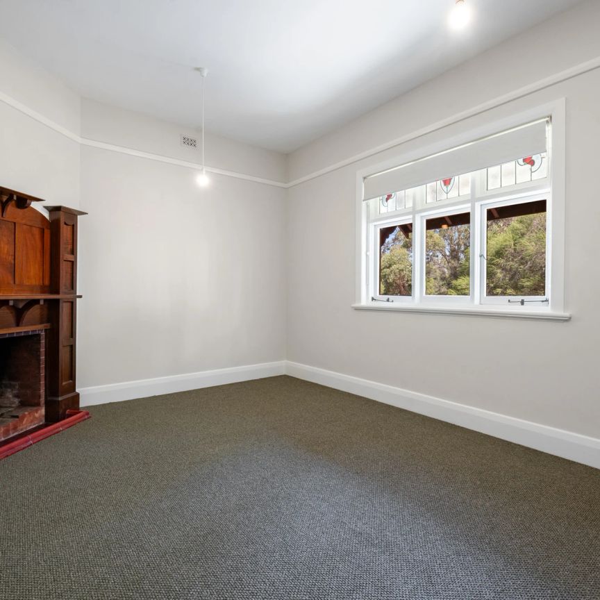 Timeless Country Elegance & Rural Living - Photo 1