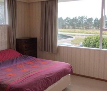 THREE BEDROOMS - AWAPUNI - Photo 2