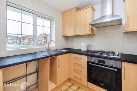 2 bedroom semi-detached bungalow to rent - Photo 2