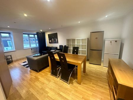 2 Bed Flat, Southwark Park Road, SE16 - Photo 3