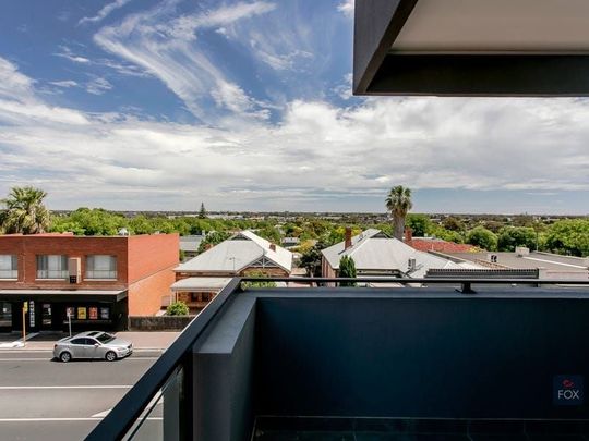 Stylish, Low-Maintenance Living! - Photo 1