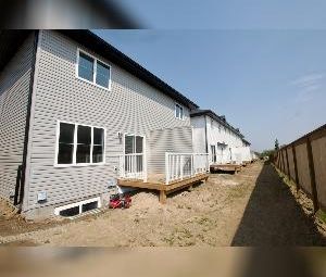 116-2 Bed Plus Den 2.5 Bath Townhouse For Rent Leduc - Photo 6
