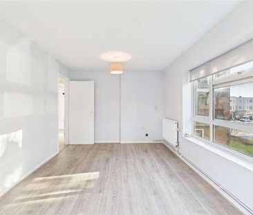 Dale Court, Grove Hill, South Woodford, London, E18 - Photo 2